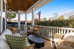 Downtown Wilmington, Walk to Riverwalk & Live Oak Villa - Image 5