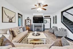 River Road Retreat - Heated Private Pool, Pond, Fi - Image 3