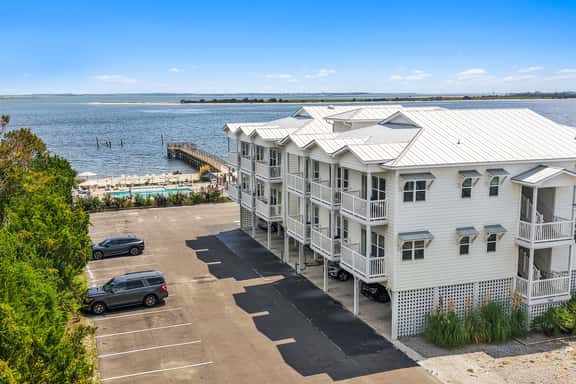 Riverfront King Condo | Pool + Southport - Image 1