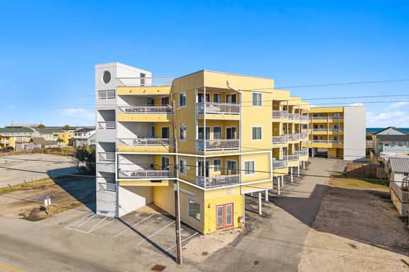 Beach Harbour 11 at The Carolina Beach Boardwalk Villa - Image 1