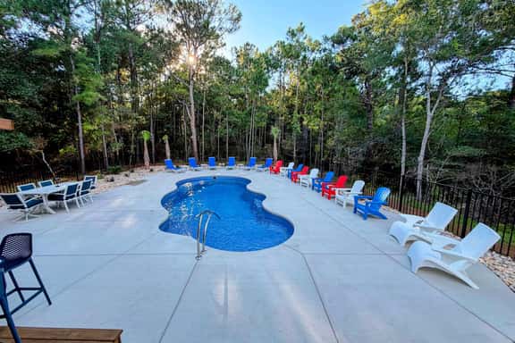 Okeechobee Oasis - Pool, Hot Tub, Games, Pond, Fire Pit, Screened Porch, Outdoor Shower - Image 1