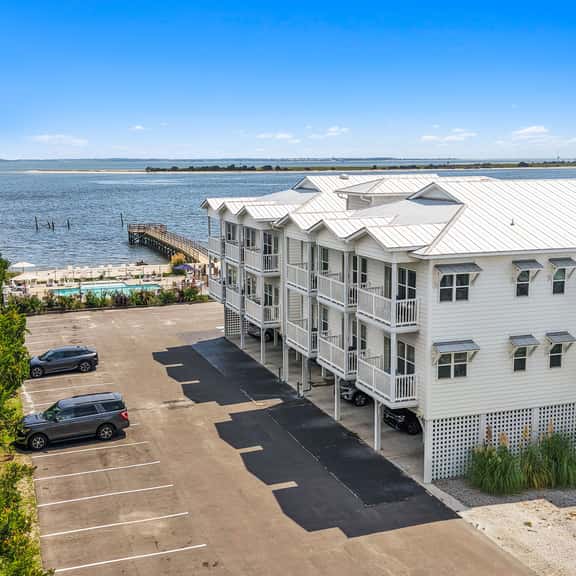 Riverfront King Condo | Pool + Southport - Image 1