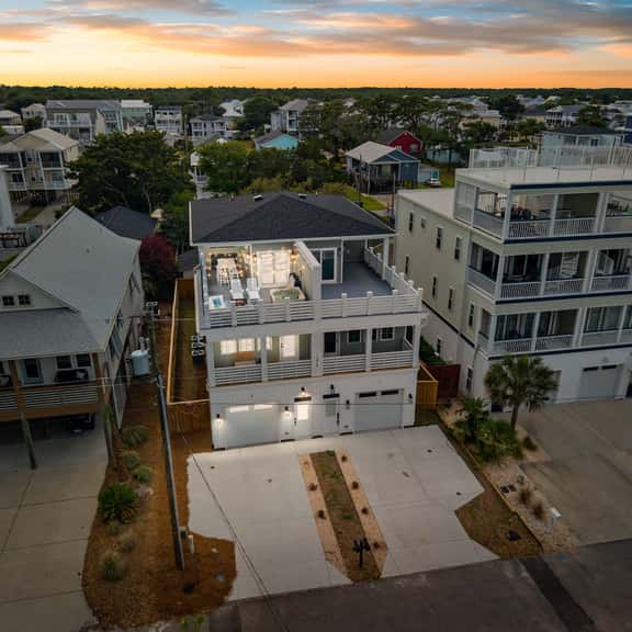 Rooftop Spa + Bar | Walk to Beach | Sleeps 15! - Image 1