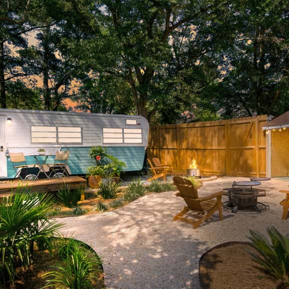 Vintage Glamping with Hot Tub Near Carolina Beach - Image 1
