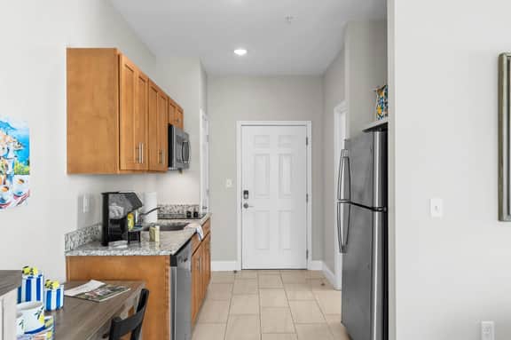 Riverfront King Condo | Pool + Southport - Image 5