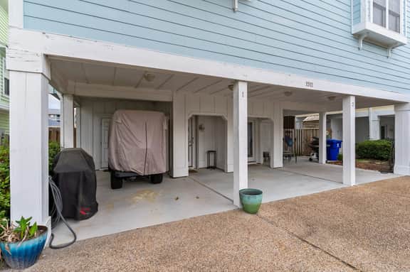 Steps to the Sand in Carolina Beach, Sleeps 10! Villa - Image 5