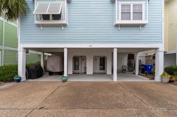 Steps to the Sand in Carolina Beach, Sleeps 10! Villa - Image 4