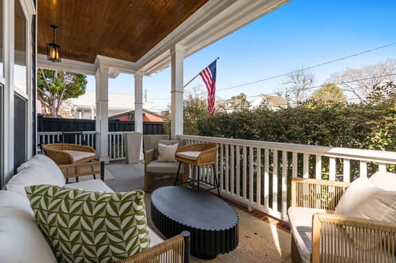 Downtown Wilmington, Walk to Riverwalk & Live Oak Villa - Image 5