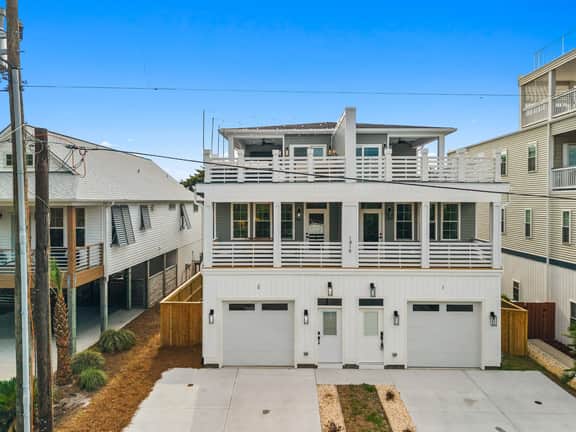 Rooftop Spa + Bar | Walk to Beach | Sleeps 15! - Image 4