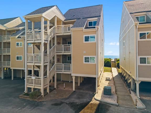 Oceanfront Condo | Oak Island Beach Villas + Pool - Image 4