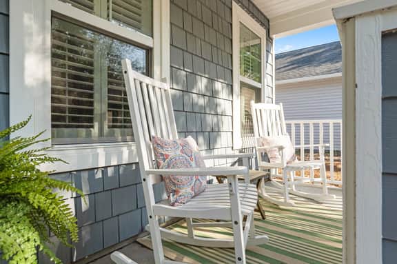 Oak Island Stay | Near Beach, Park & Splash Pad - Image 5