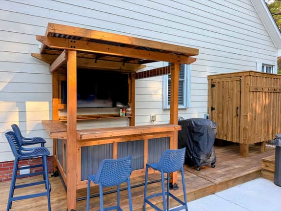 Okeechobee Oasis - Pool, Hot Tub, Games, Pond, Fire Pit, Screened Porch, Outdoor Shower - Image 2