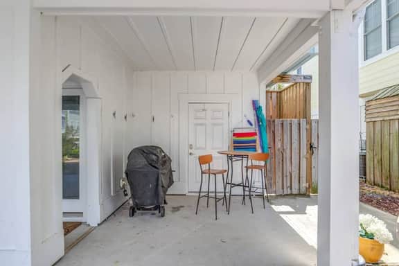 One Block to the beach - Image 4